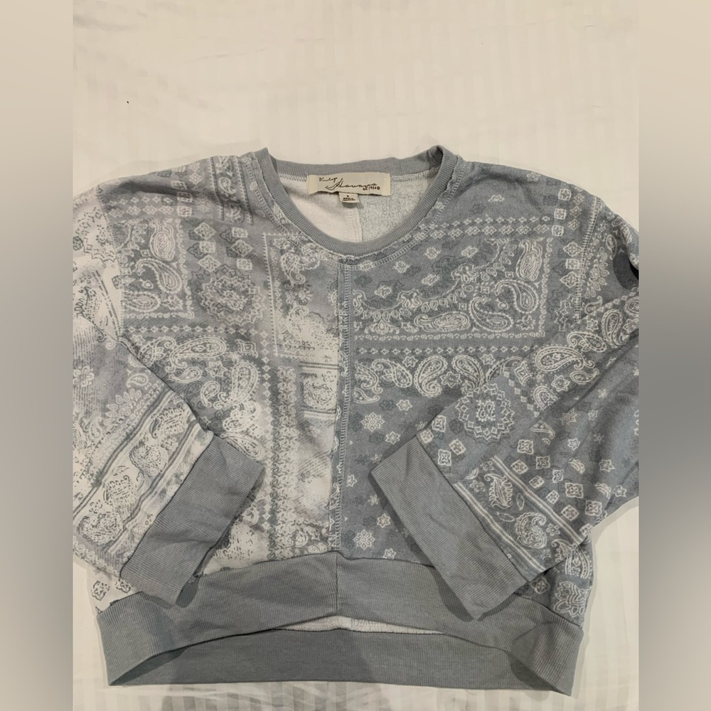 Vintage Havana Paisley Light Blue Sweater‎